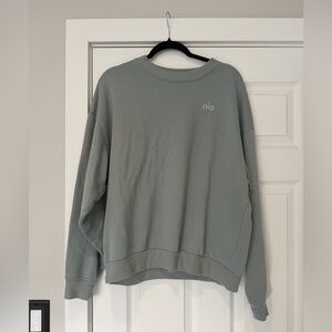 Auth.✅ ALO Yoga Accolade Crewneck in “Cosmic Grey” Size Large💙🩶